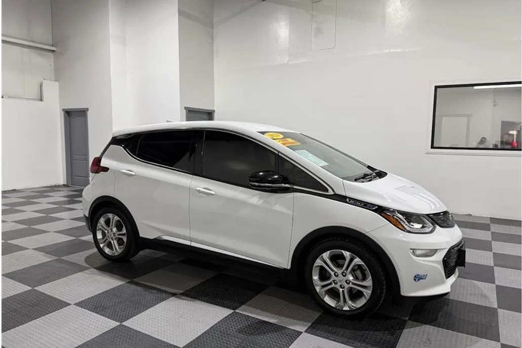 2020 Chevrolet Bolt EV photo 1