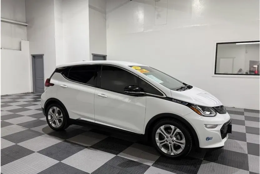2020 Chevrolet Bolt EV photo 1
