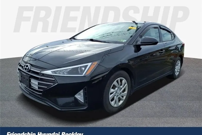 2019 Hyundai Elantra SE photo 1
