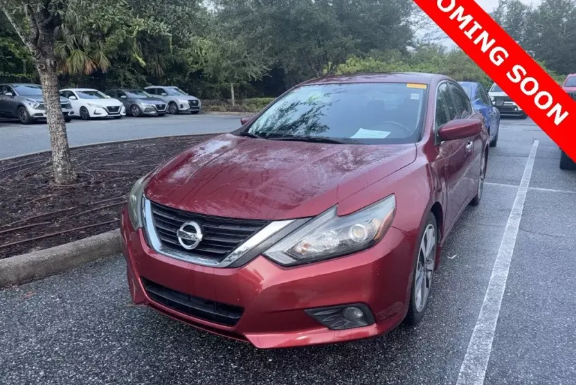 2017 Nissan Altima 2.5 SR photo 1