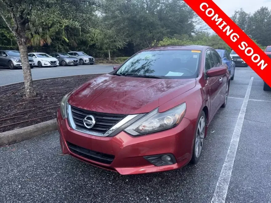 2017 Nissan Altima 2.5 SR photo 1