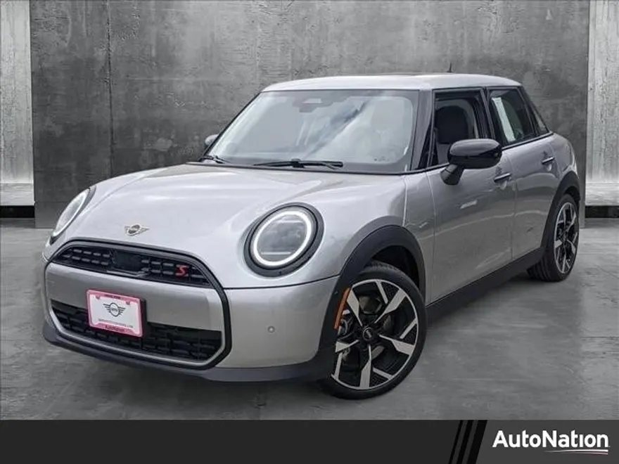 2025 Mini Cooper Hardtop 4 Door Signature photo 1