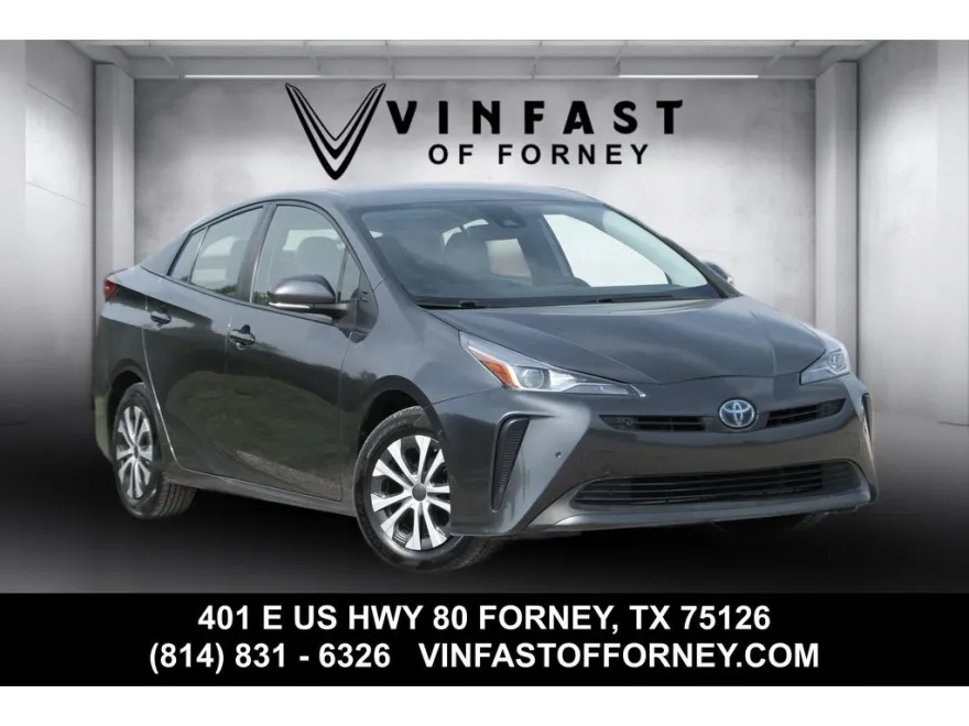 2021 Toyota Prius L photo 1