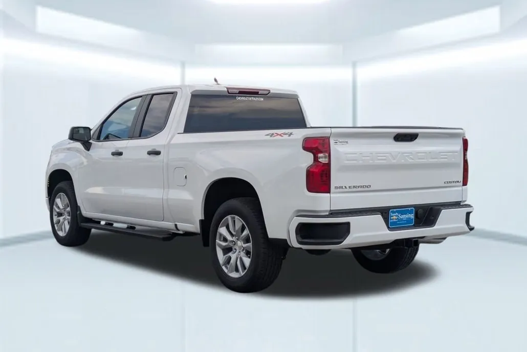 2026 Chevrolet Silverado 1500 Custom photo 1