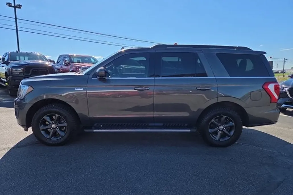 2020 Ford Expedition XLT photo 1