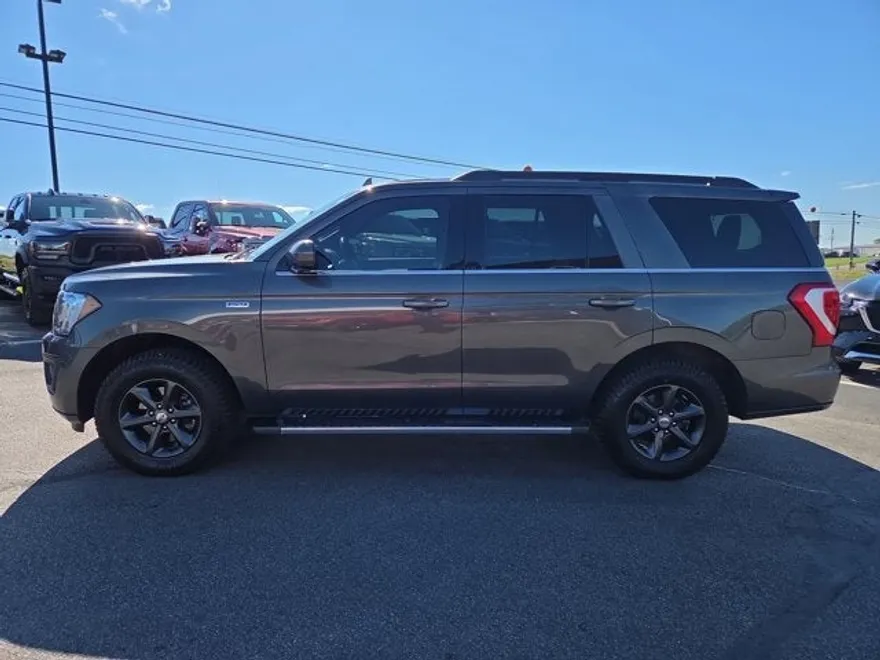 2020 Ford Expedition XLT photo 1