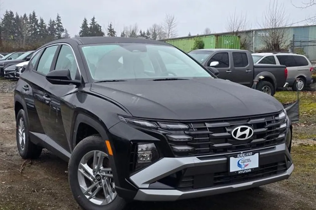 2025 Hyundai Tucson SE photo 1