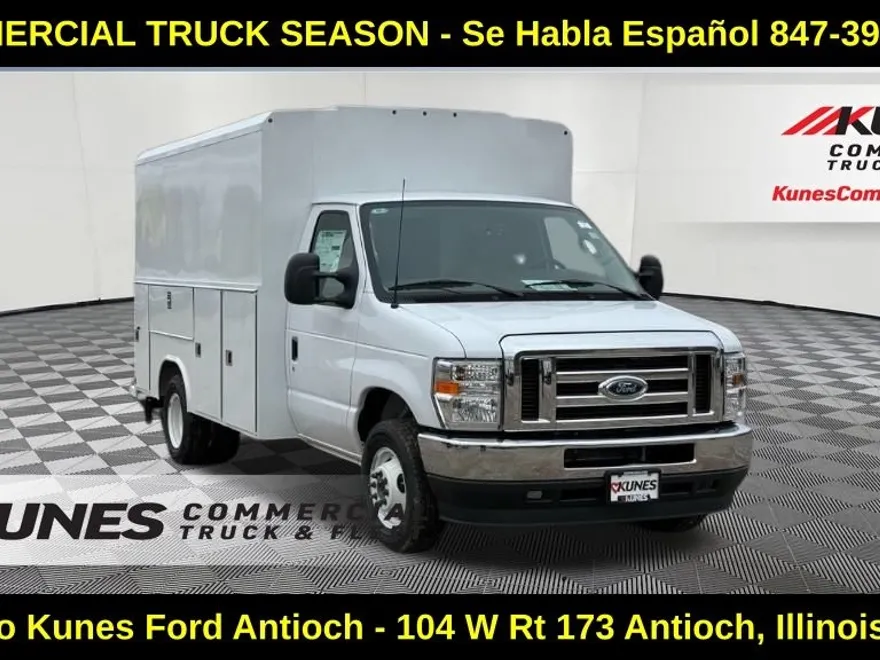 2025 Ford E-350 Base photo 1