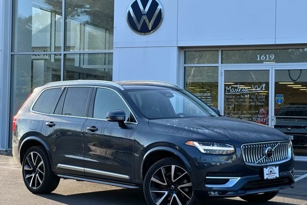 2024 Volvo XC90 Plus photo 1