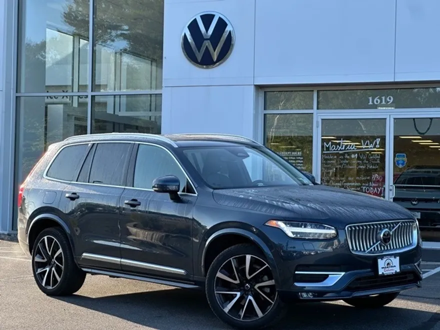 2024 Volvo XC90 Plus photo 1