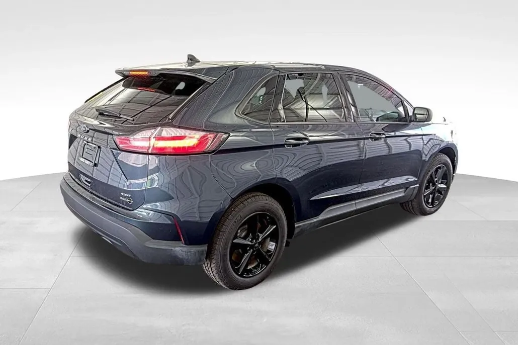 2024 Ford Edge SE photo 1