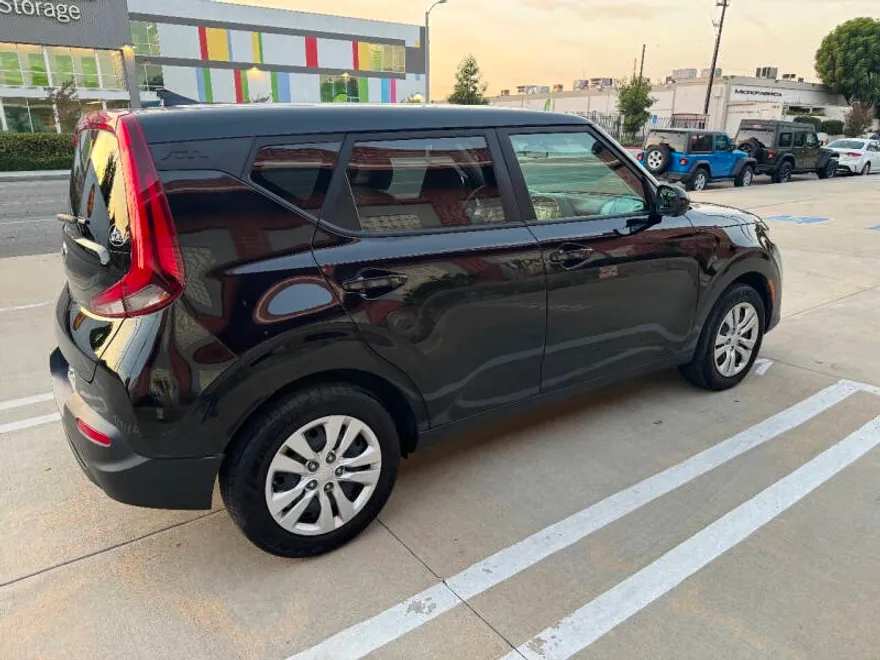 2020 Kia Soul LX photo 1