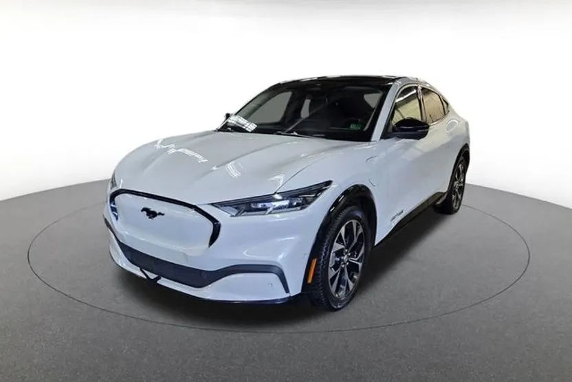 2021 Ford Mustang Mach-E Premium photo 1