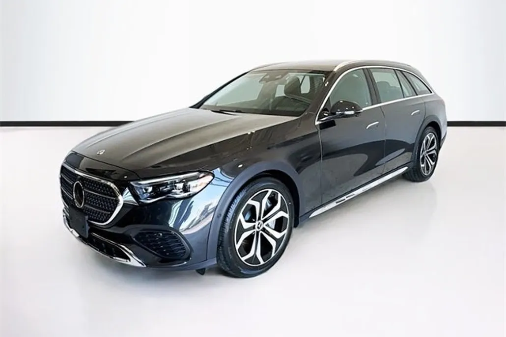 2025 Mercedes Benz E 450 photo 1