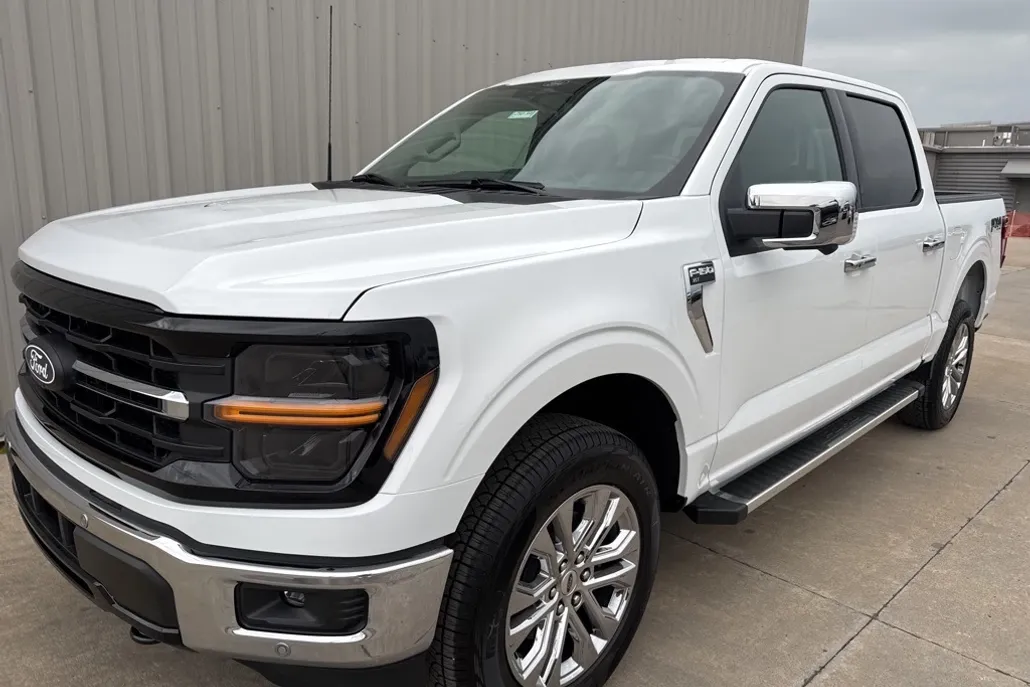 2025 Ford F-150 XLT photo 1