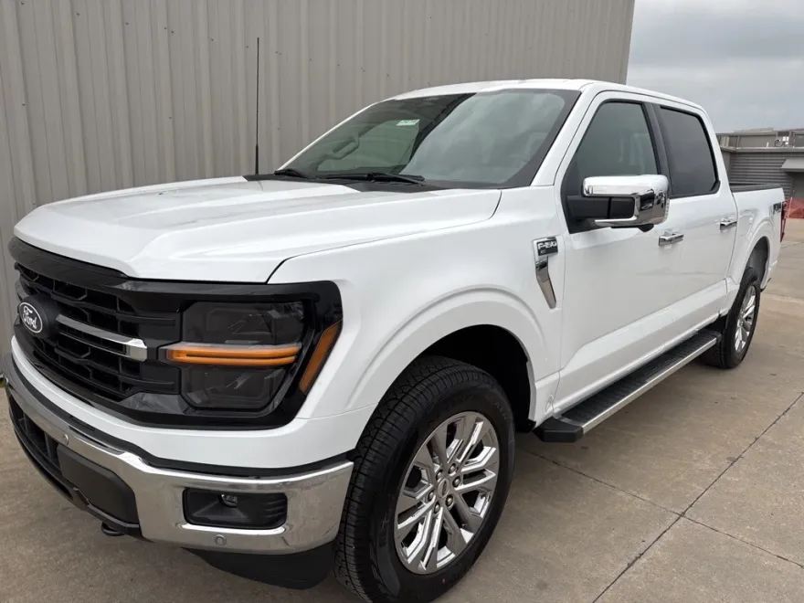 2025 Ford F-150 XLT photo 1