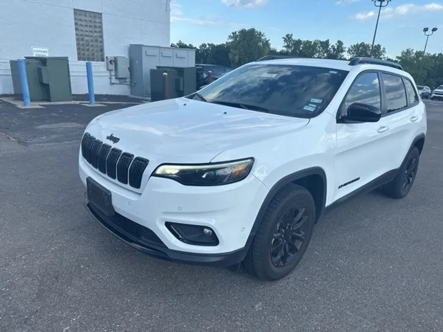 2023 Jeep Cherokee Altitude Lux photo 1