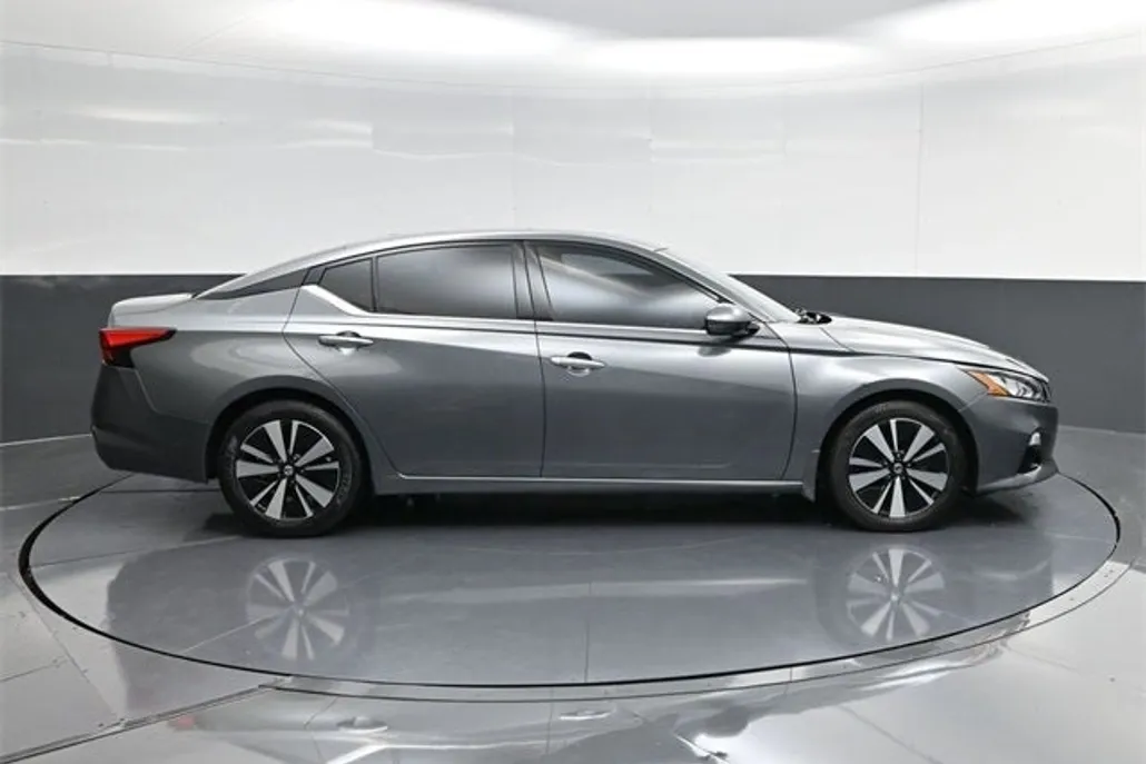 2021 Nissan Altima 2.5 SL photo 1