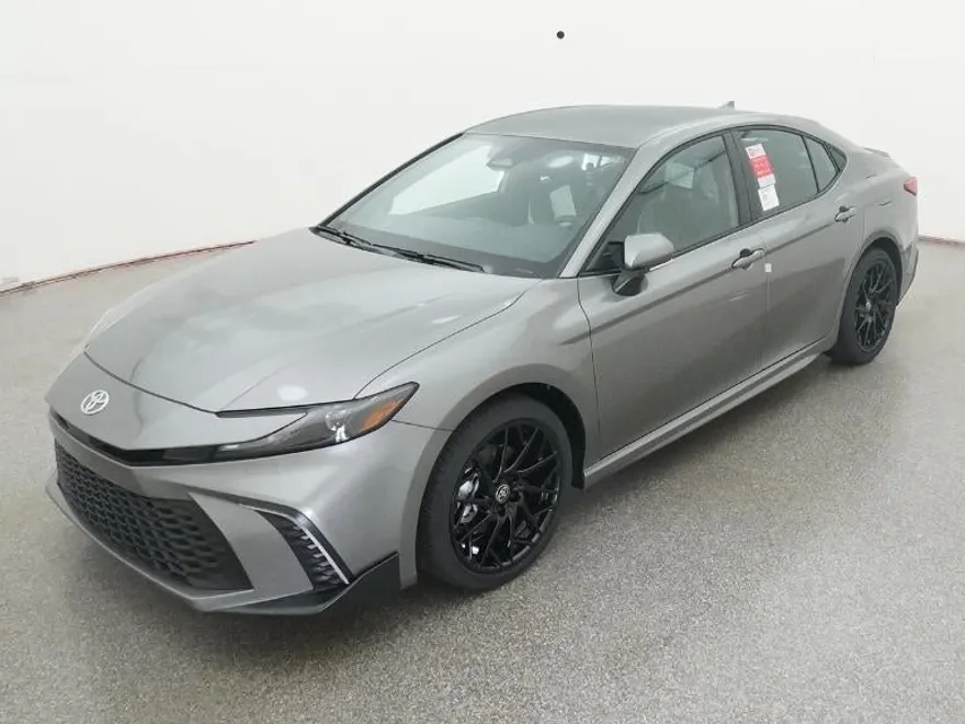 2026 Toyota Camry SE photo 1