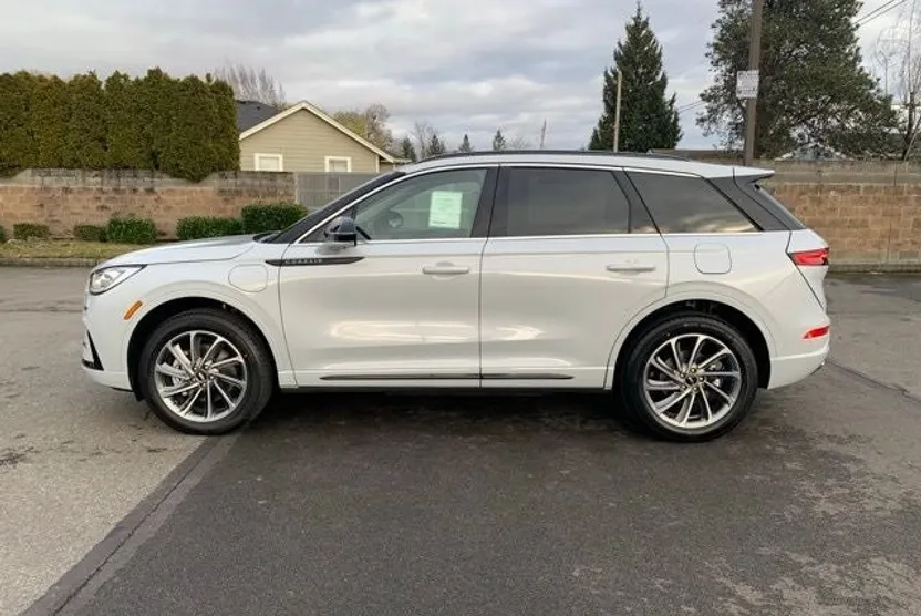2025 Lincoln Corsair Grand Touring photo 1