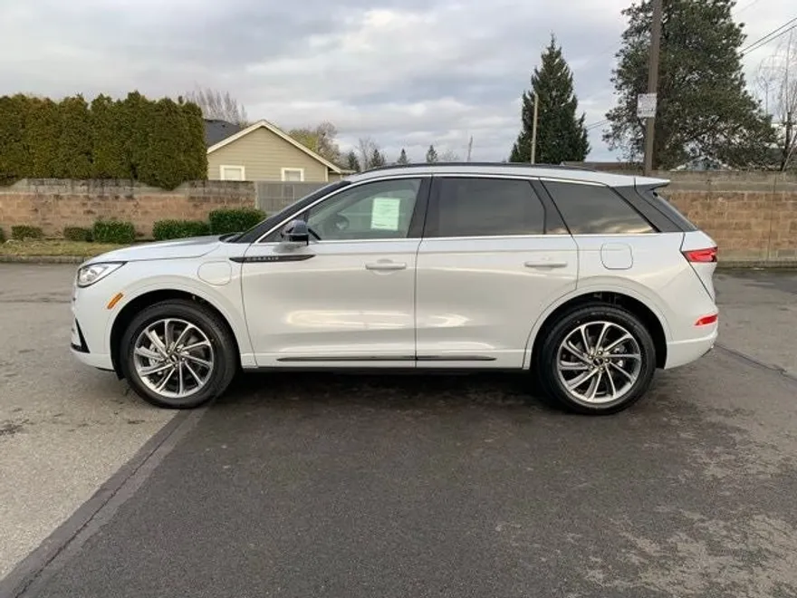 2025 Lincoln Corsair Grand Touring photo 1