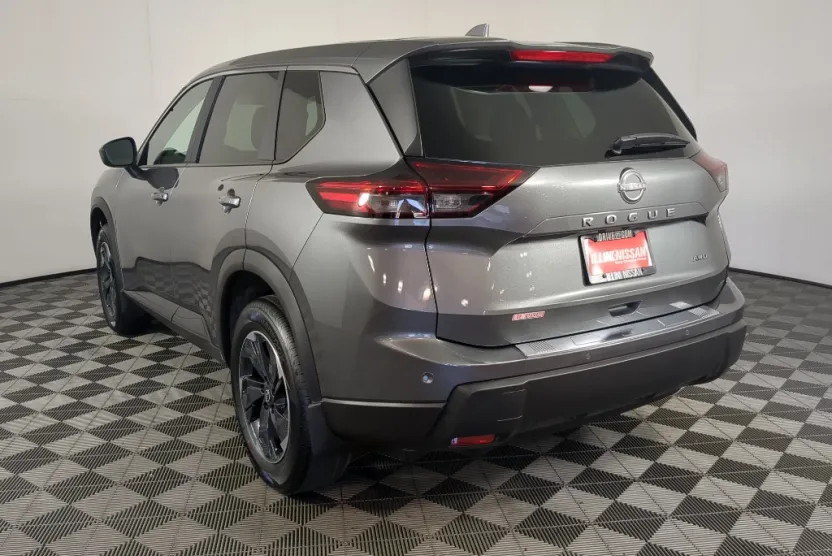 2026 Nissan Rogue SV photo 1