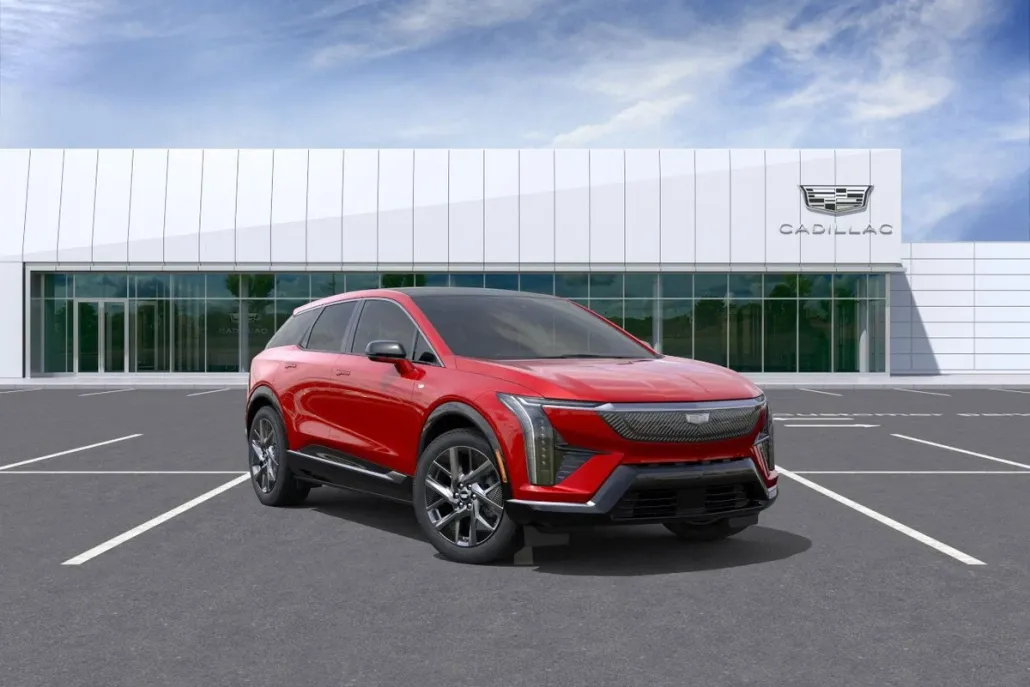 2025 Cadillac Optiq Luxury photo 1