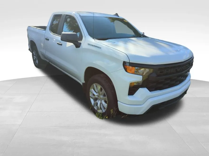 2025 Chevrolet Silverado 1500 Custom photo 1