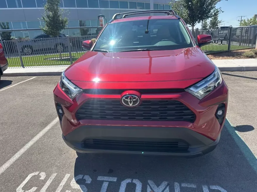 2025 Toyota RAV4 XLE Premium photo 1