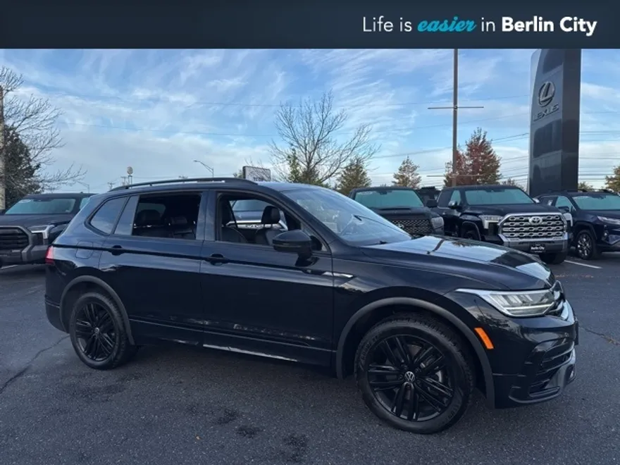 2022 Volkswagen Tiguan SE R-Line Black photo 1