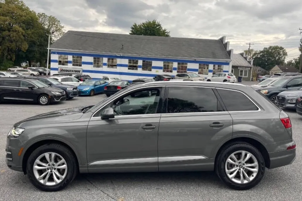 2017 Audi Q7 3.0T Premium Plus photo 1