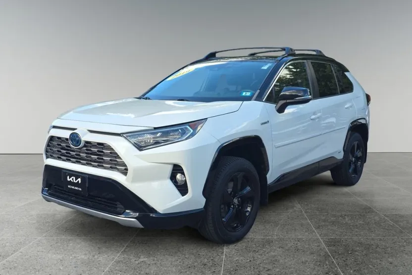 2019 Toyota RAV4 Hybrid XSE photo 1