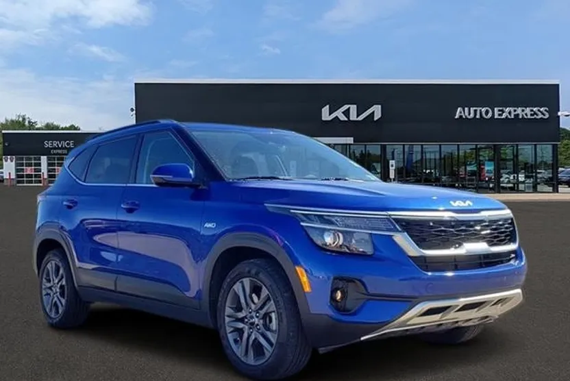 2023 Kia Seltos S photo 1