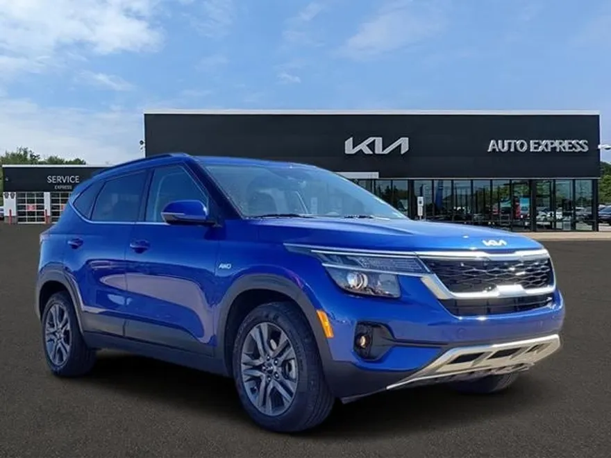 2023 Kia Seltos S photo 1