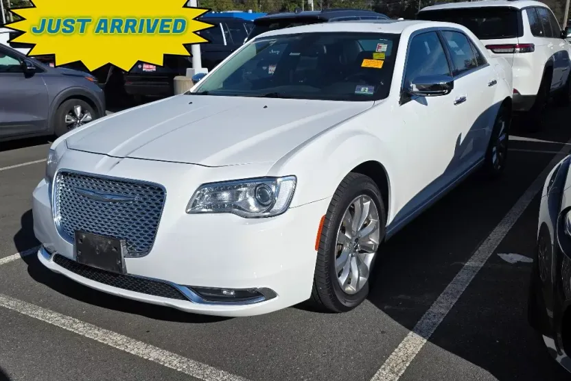 2019 Chrysler 300 Limited photo 1