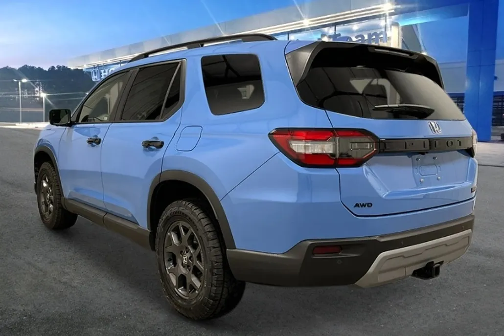 2025 Honda Pilot TrailSport photo 1