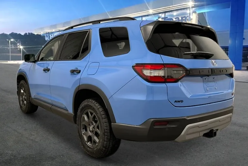 2025 Honda Pilot TrailSport photo 1