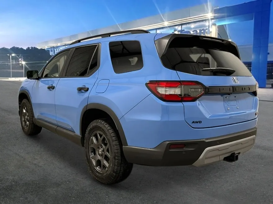 2025 Honda Pilot TrailSport photo 1