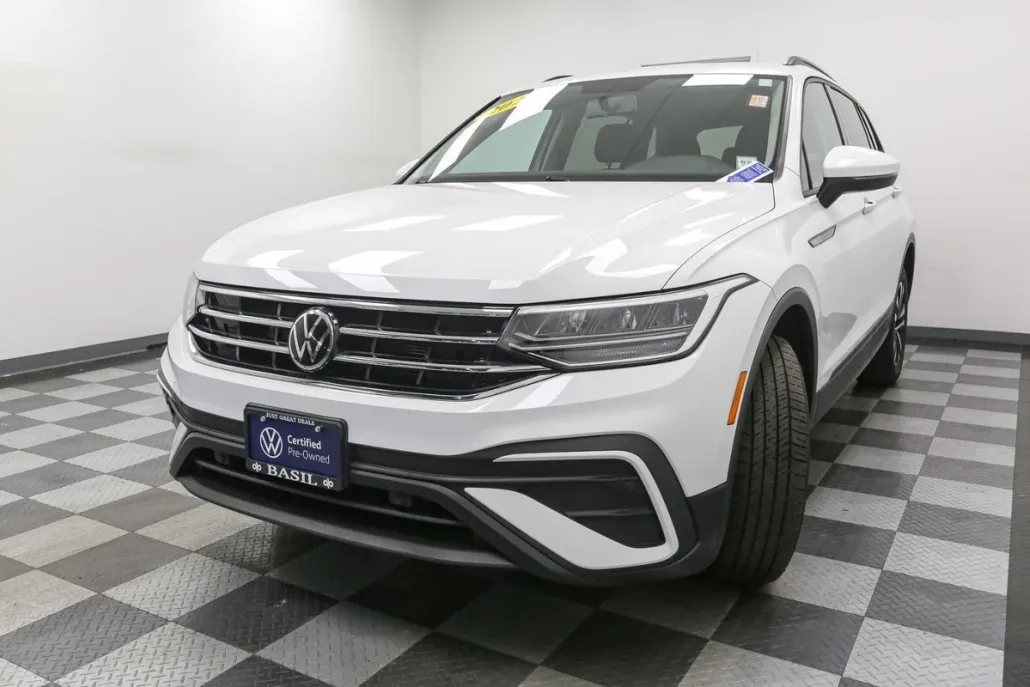 2022 Volkswagen Tiguan S photo 1