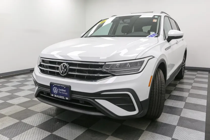 2022 Volkswagen Tiguan S photo 1