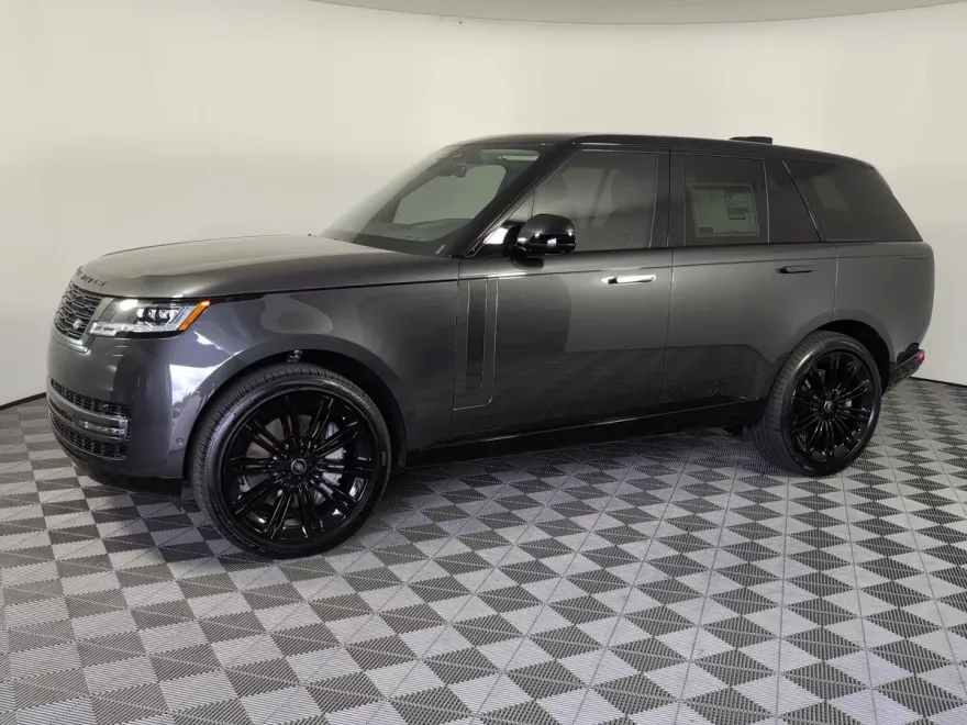 2025 Land Rover Range Rover SE photo 1
