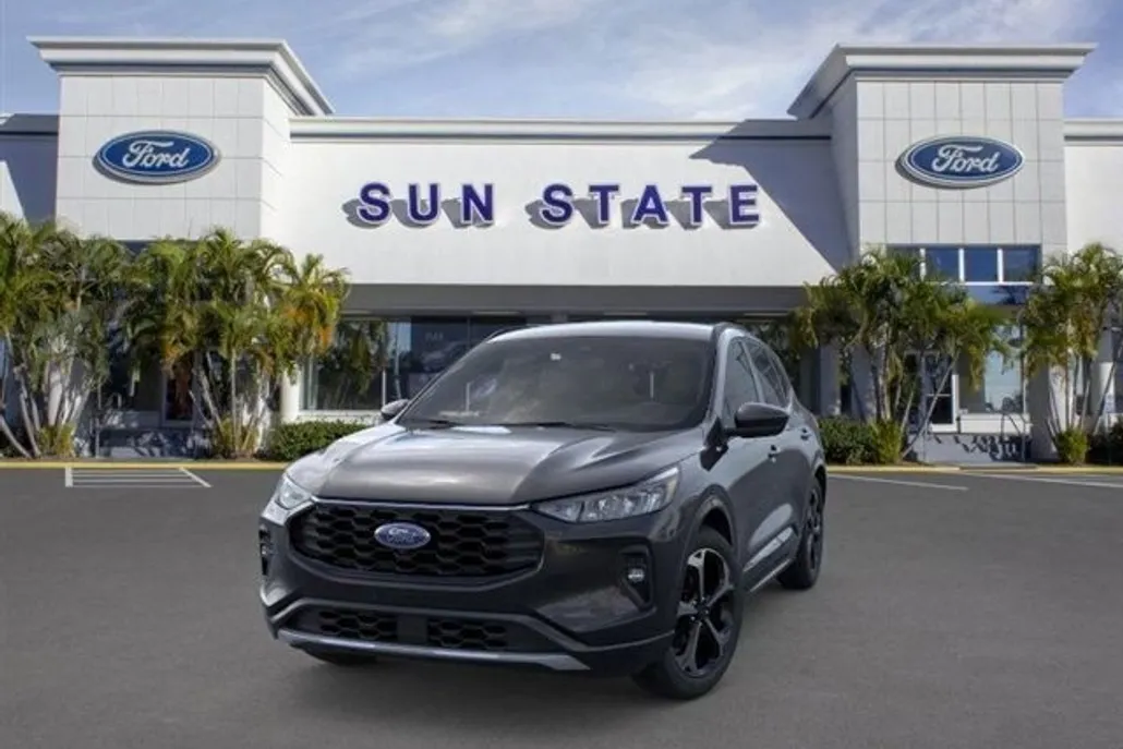 2024 Ford Escape ST-Line Select photo 1
