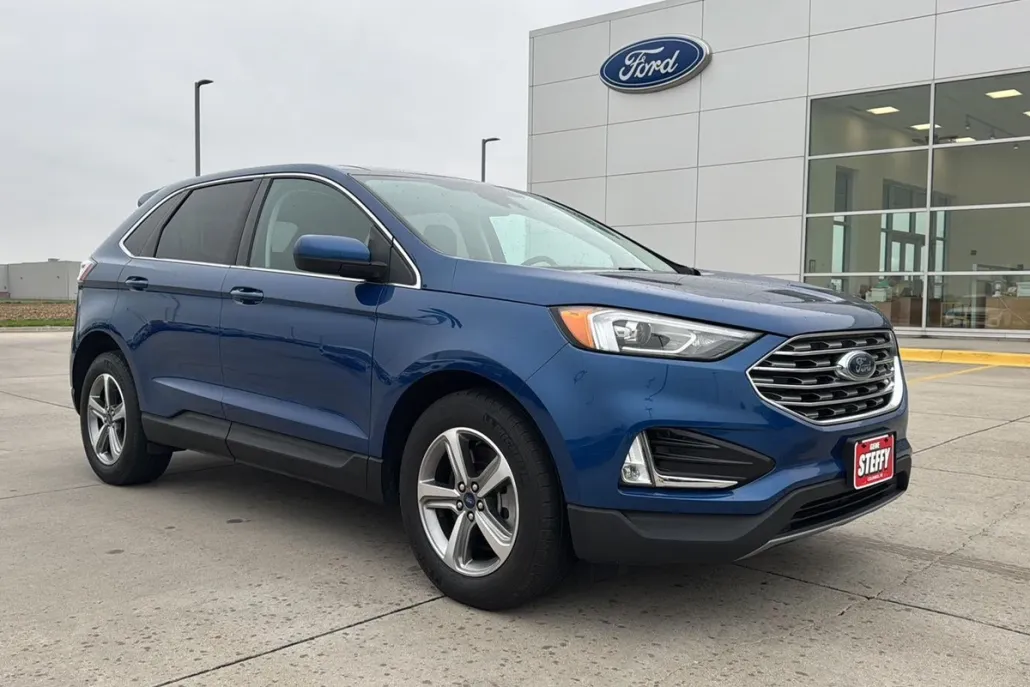 2022 Ford Edge SEL photo 1