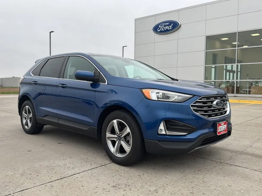 2022 Ford Edge SEL photo 1