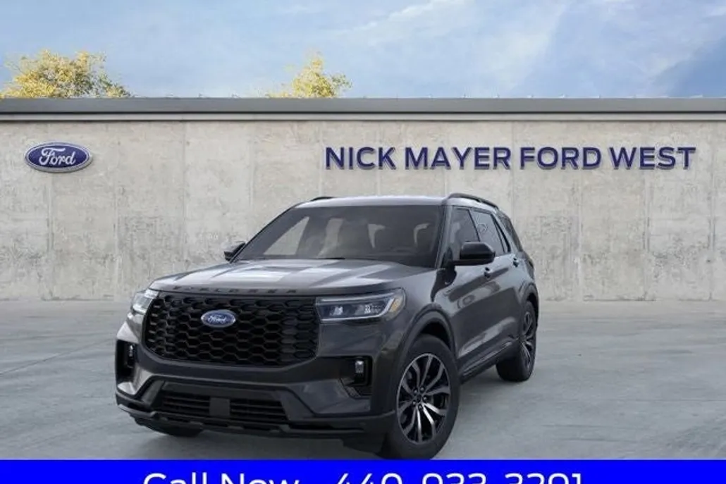 2025 Ford Explorer ST-Line photo 1