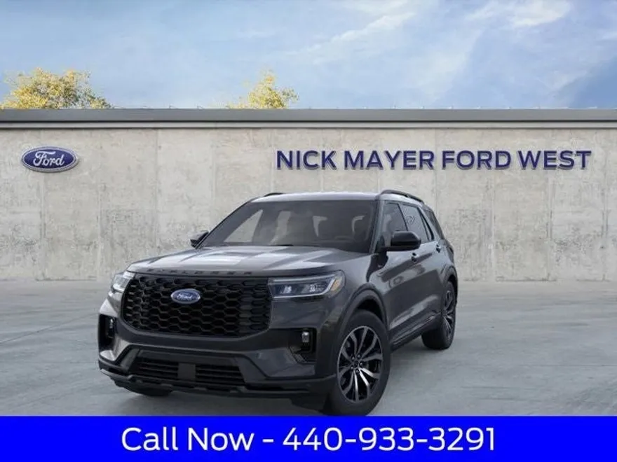 2025 Ford Explorer ST-Line photo 1