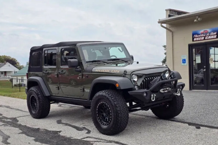 2015 Jeep Wrangler Unlimited Rubicon photo 1