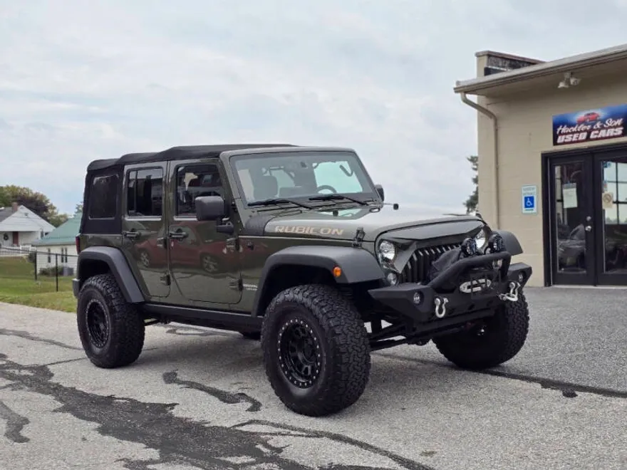 2015 Jeep Wrangler Unlimited Rubicon photo 1