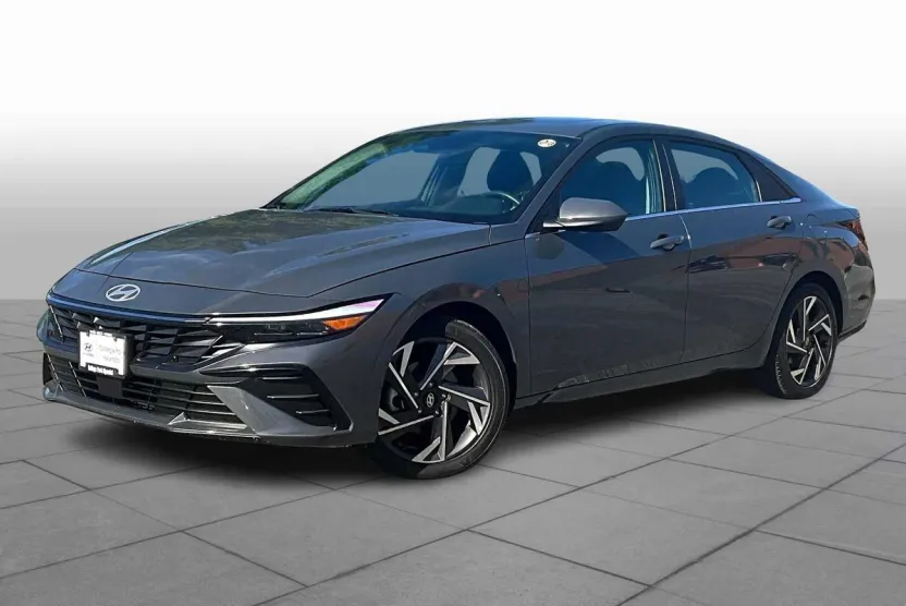 2024 Hyundai Elantra SEL Convenience photo 1