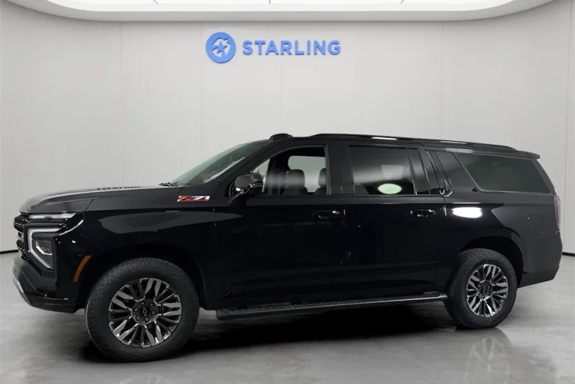 2025 Chevrolet Suburban Z71 photo 1
